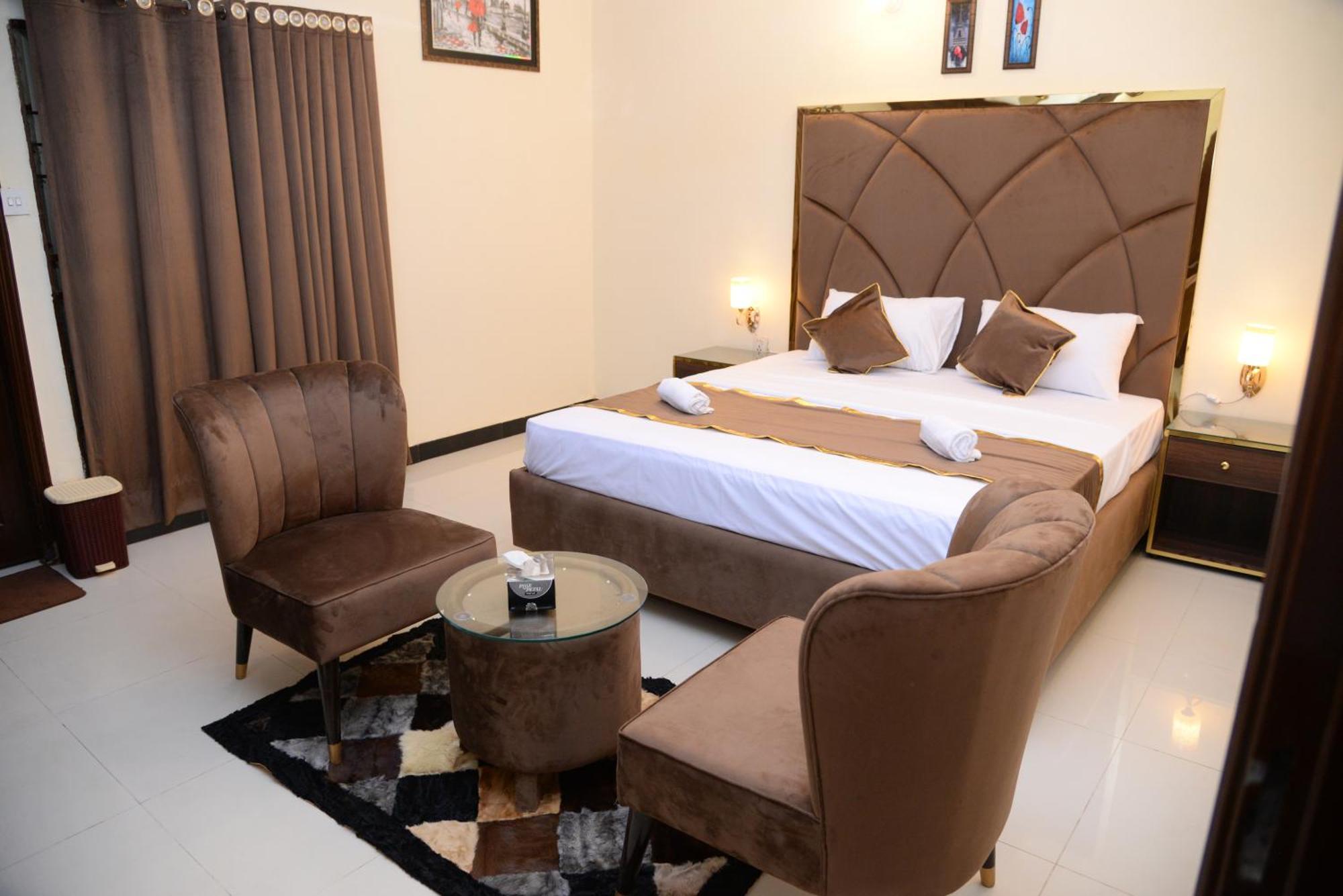Go Room Hotel Lahore Exterior foto